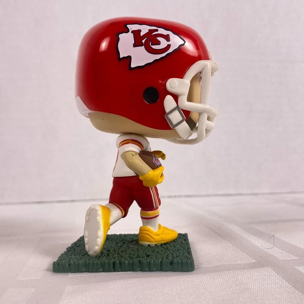 Funko Pop! NFL Travis Kelce w/ Swiftie Friendship Bracelet #257